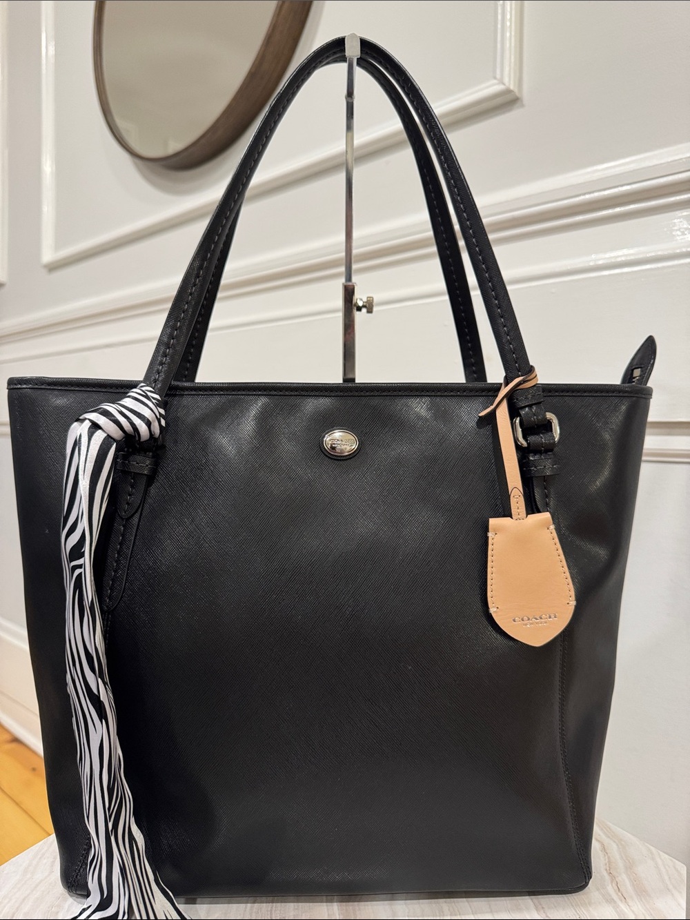 Coach Bag Large Peyton Leather Zip Top Tote Black Leather Tote - Picture 3 of 17